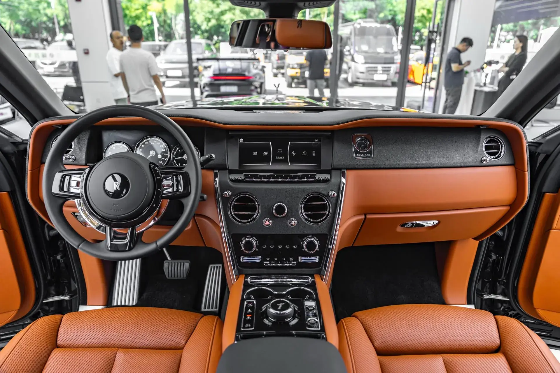 2018 ROLLS-ROYCE CULLINAN thumbnail 4