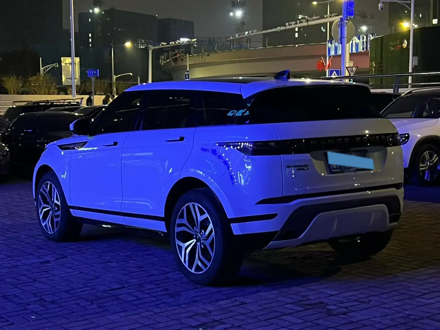 2020 LAND ROVER thumbnail 3