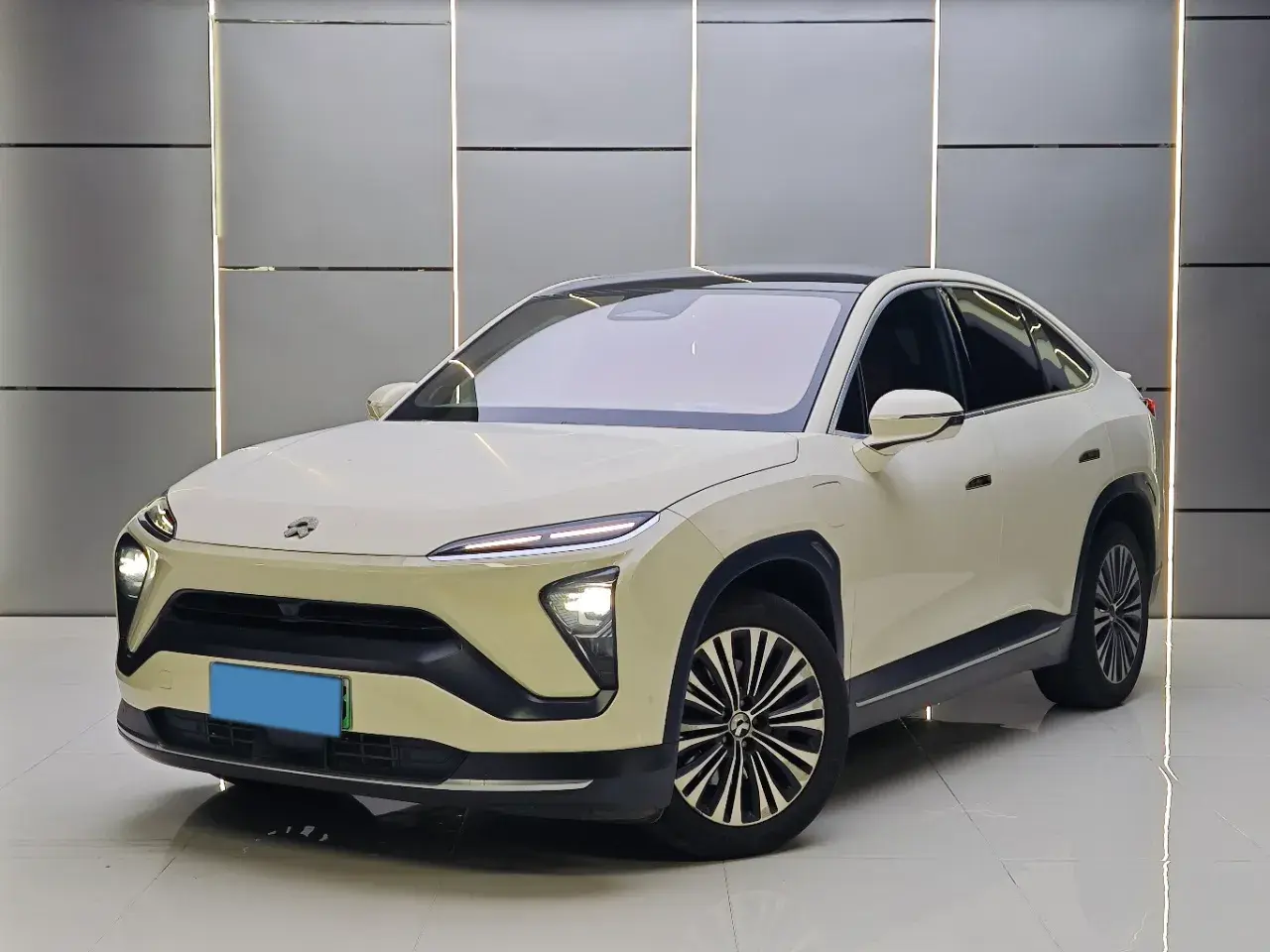 2020 NIO EC6 view 1