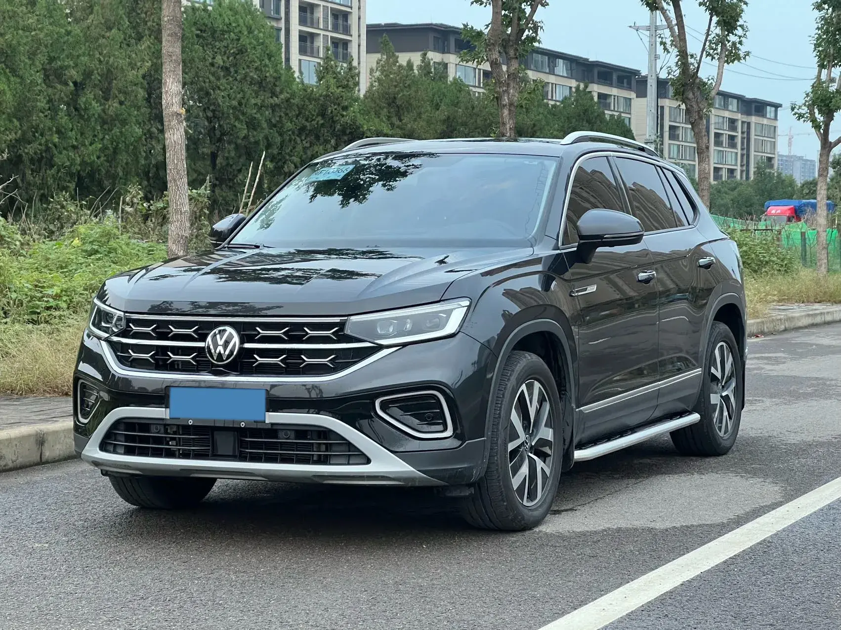 2023 VOLKSWAGEN TAYRON view 1