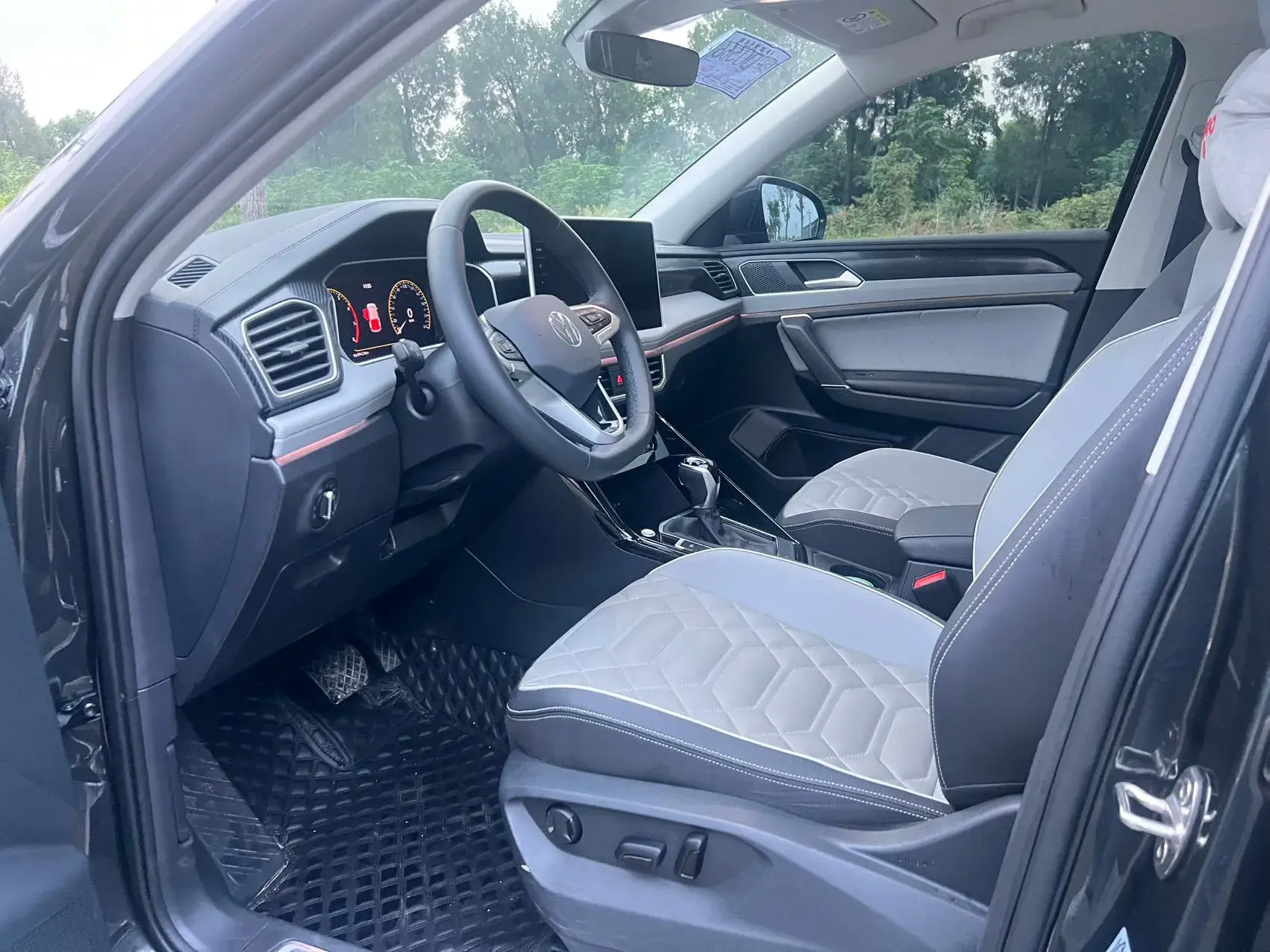 2023 VOLKSWAGEN TAYRON thumbnail 4