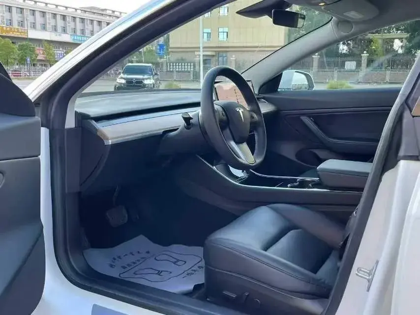 2020 TESLA MODEL thumbnail 4