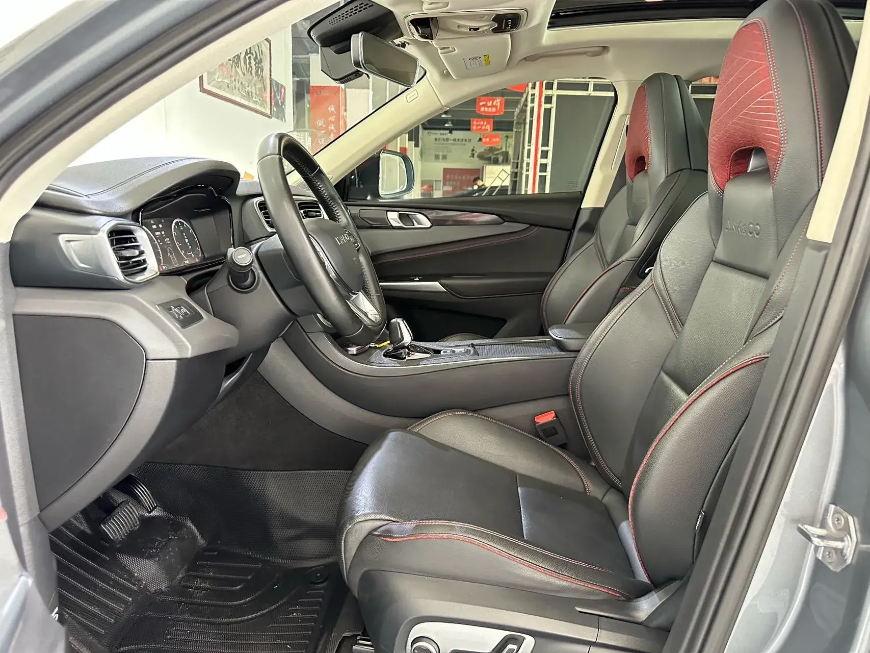 2019 LYNK&CO 01 thumbnail 3