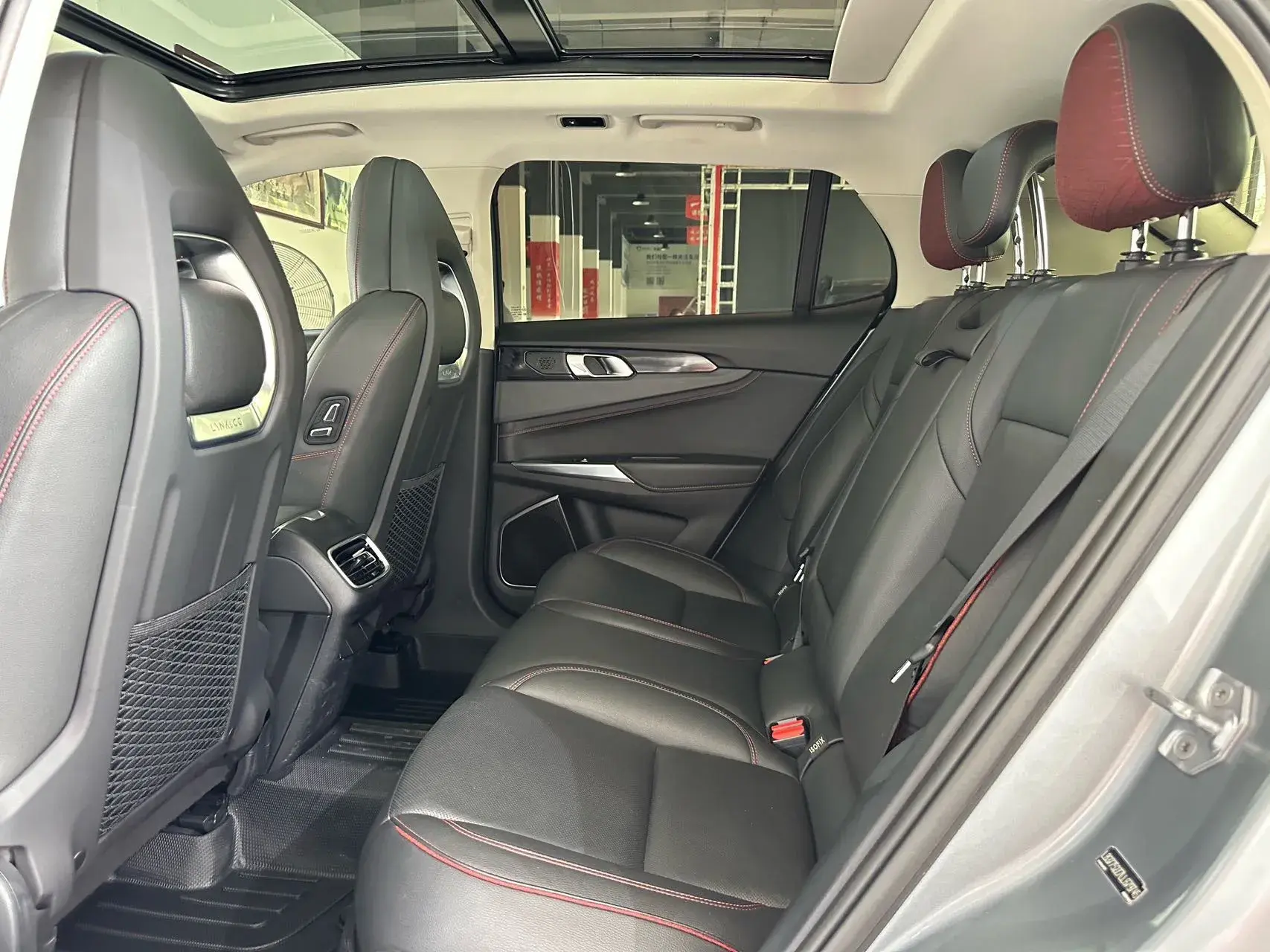 2019 LYNK&CO 01 thumbnail 4