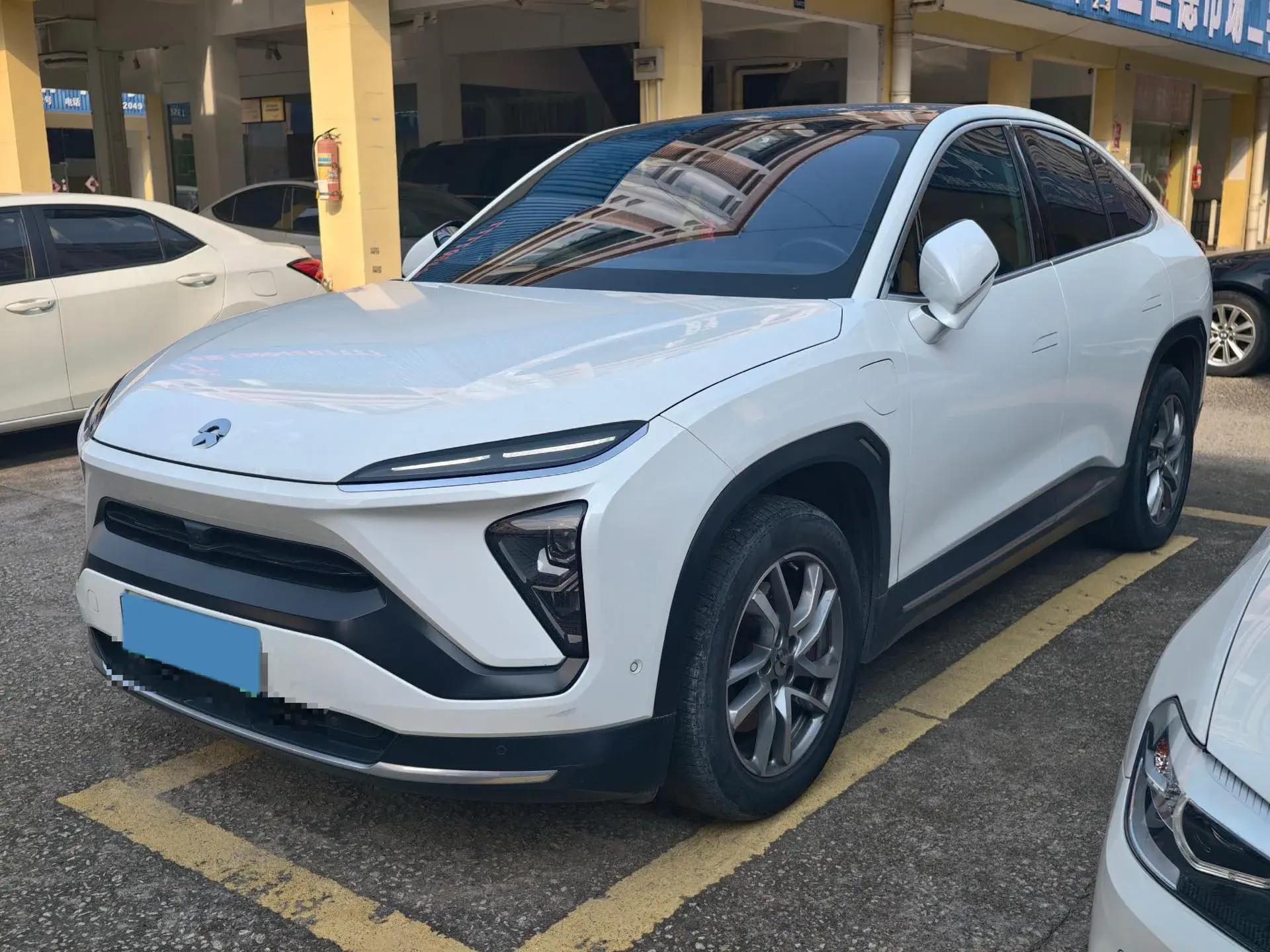 2020 NIO EC6 view 1