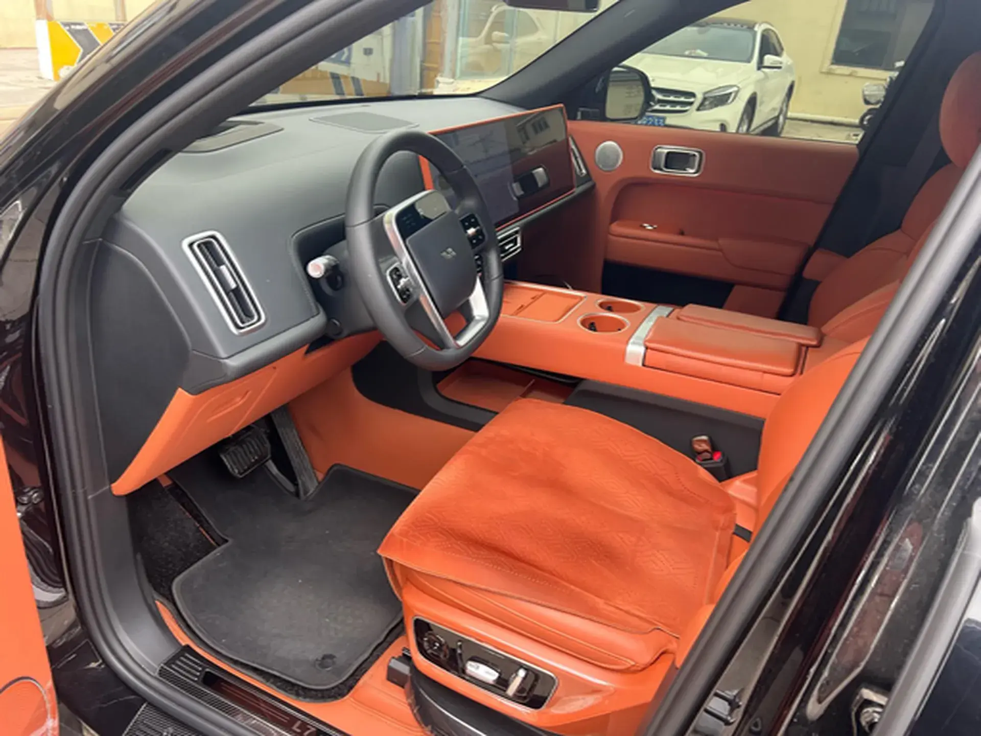 2024 LI L7 thumbnail 3