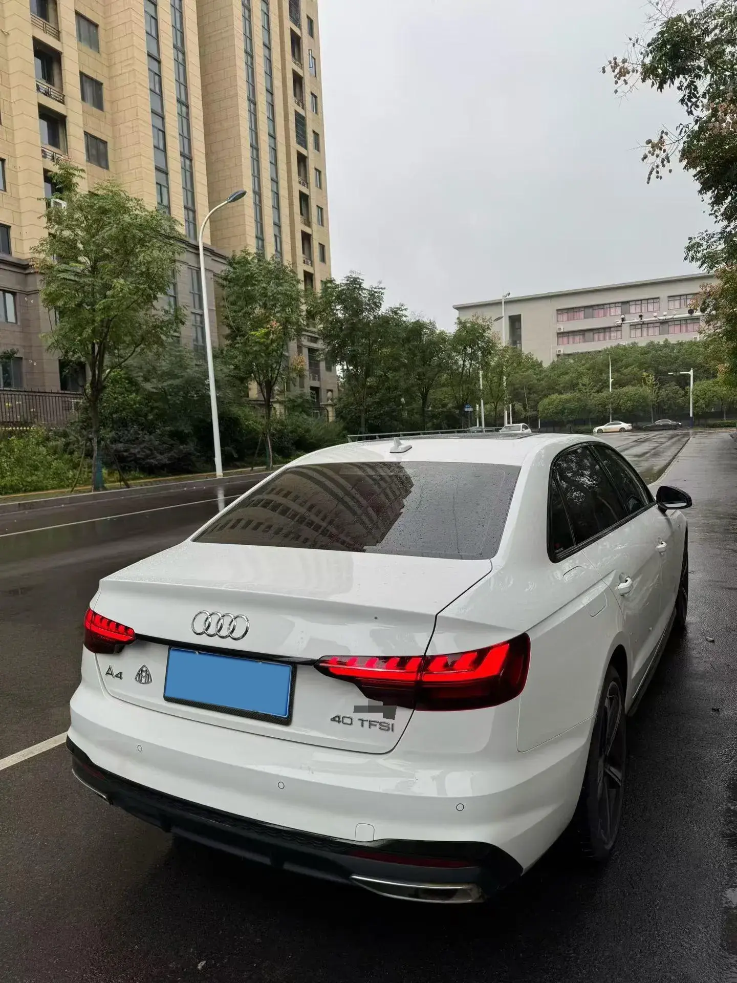 2024 AUDI A4L thumbnail 4