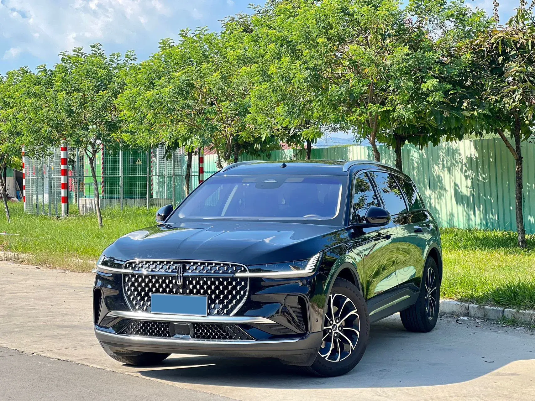 2023 LINCOLN NAUTILUS view 1