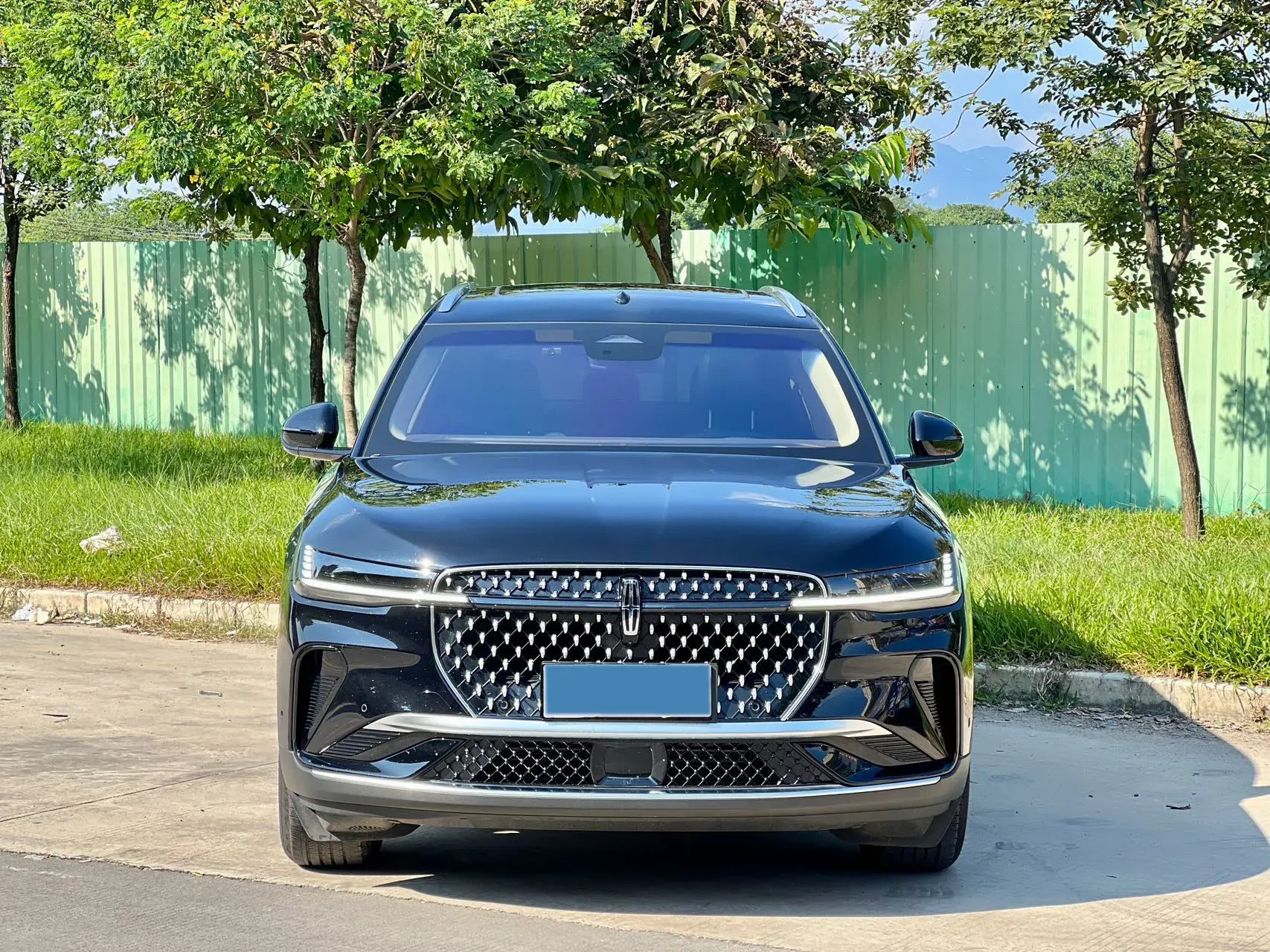 2023 LINCOLN NAUTILUS thumbnail 2