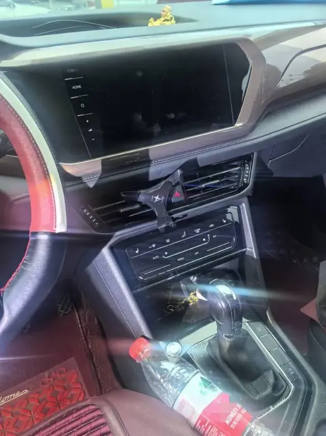 2021 VOLKSWAGEN THARU thumbnail 4