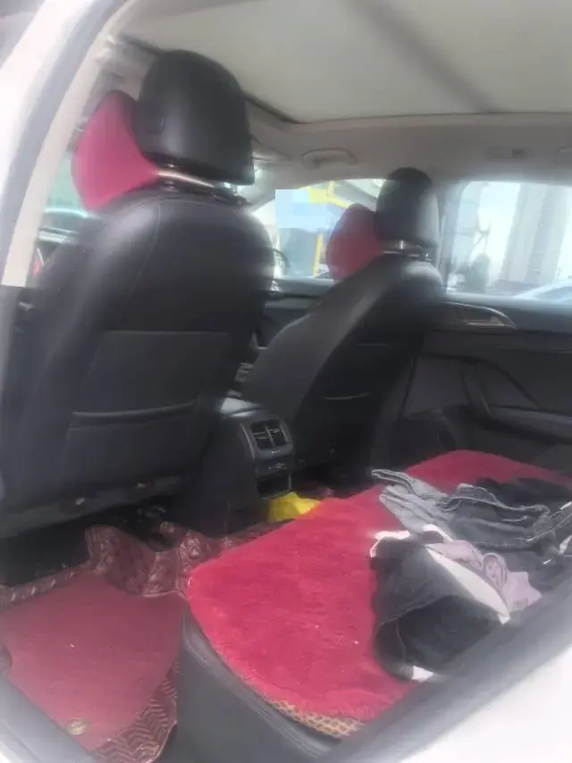 2021 VOLKSWAGEN THARU thumbnail 3