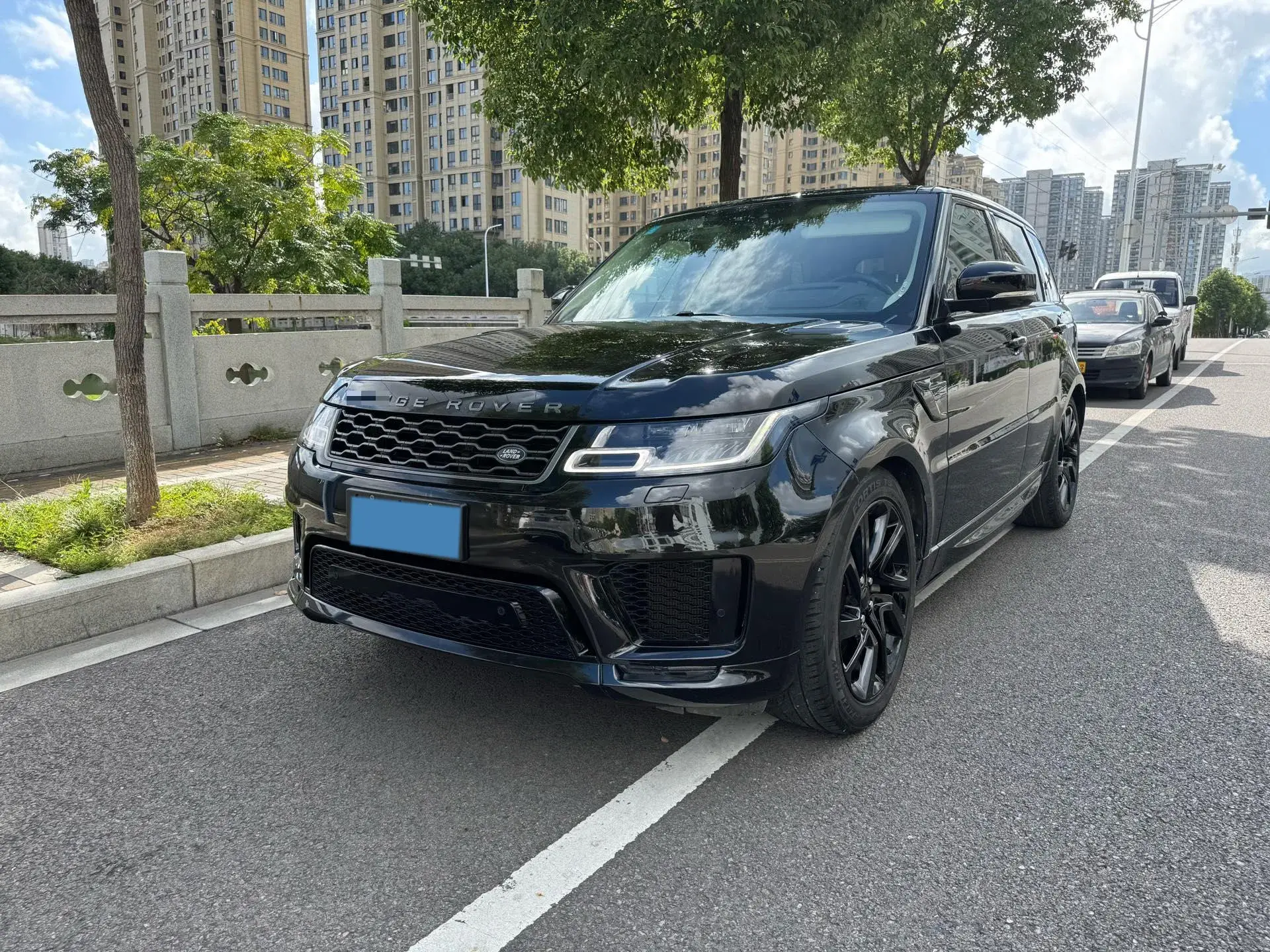 2020 LAND ROVER view 1