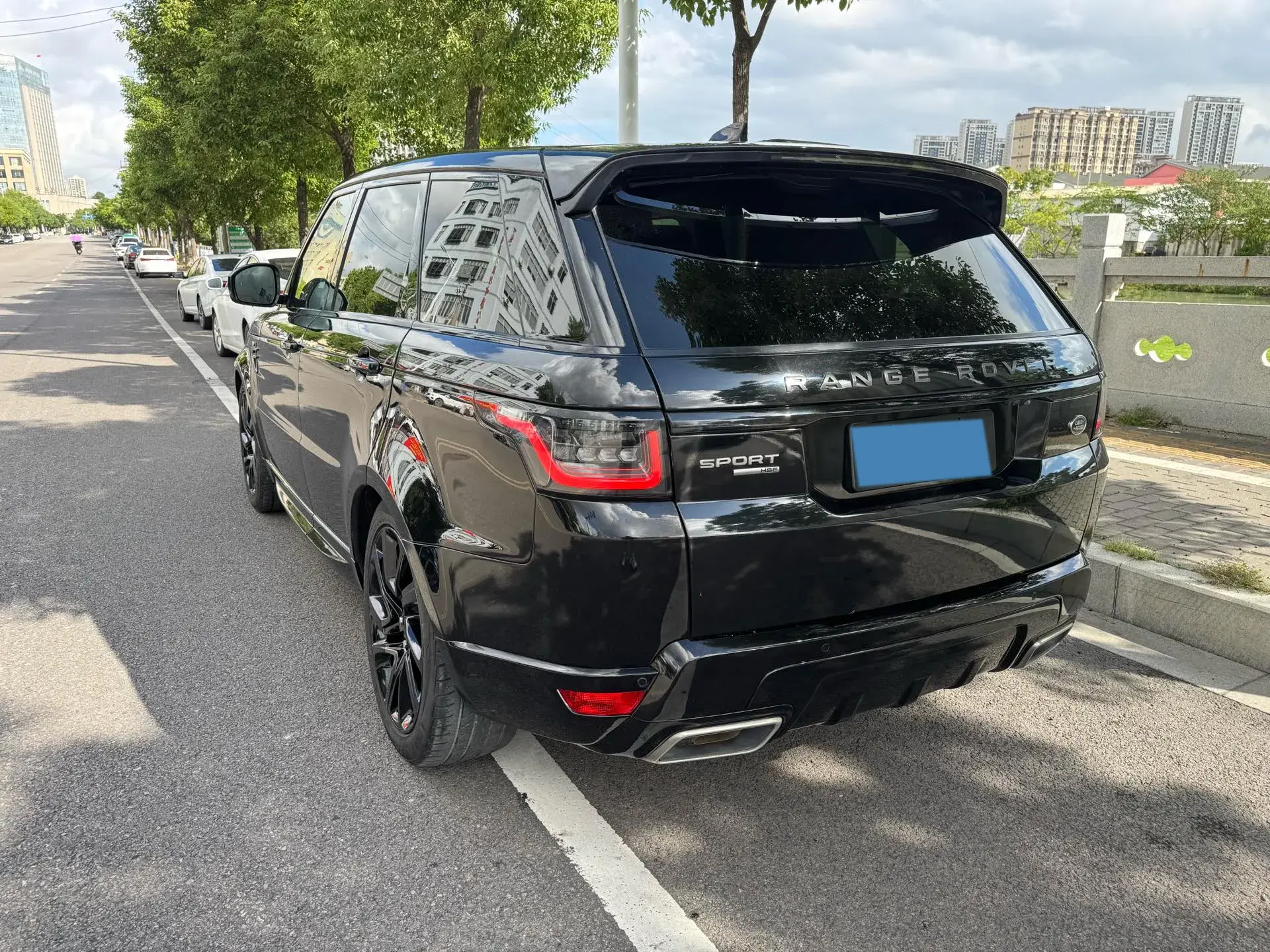 2020 LAND ROVER thumbnail 4