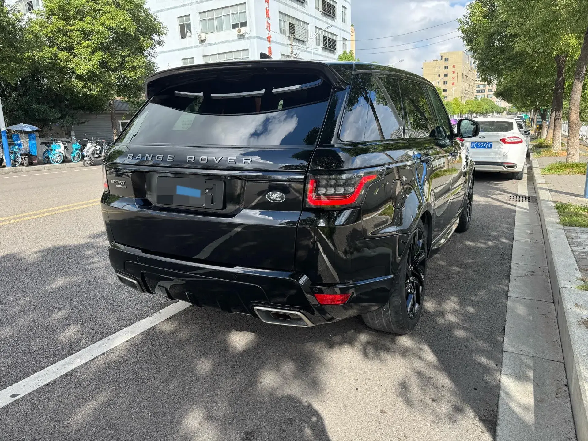 2020 LAND ROVER thumbnail 3