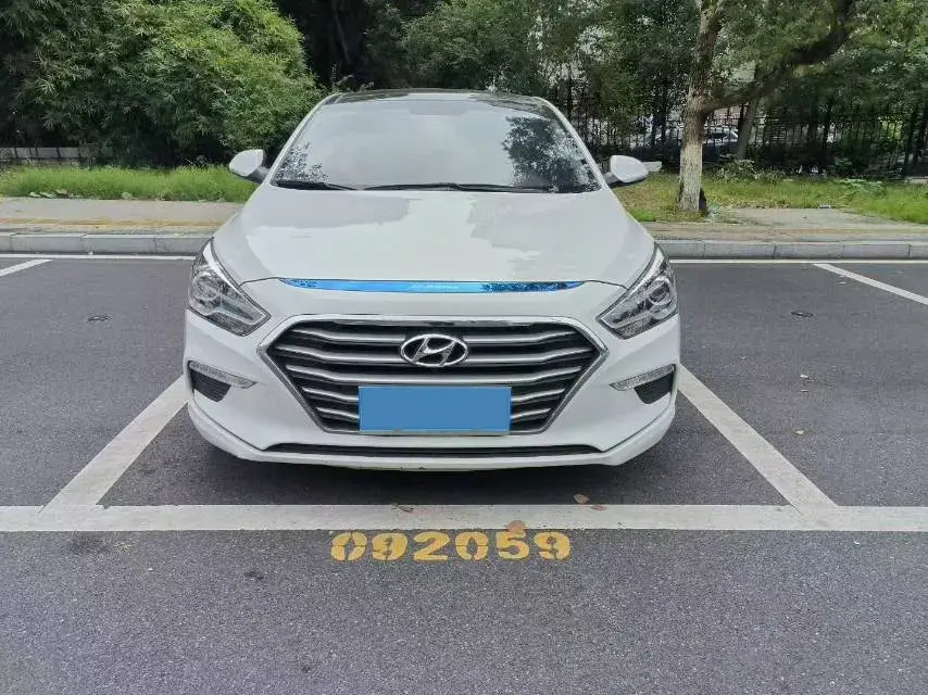 2017 HYUNDAI MISTRA thumbnail 2