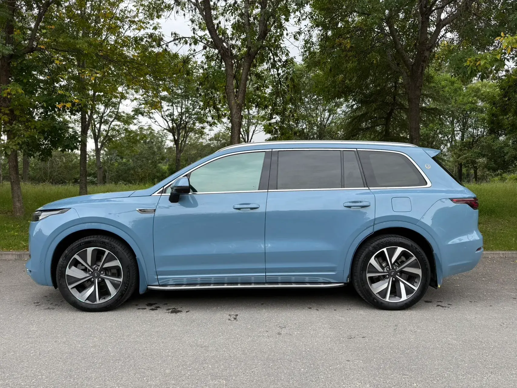 2021 LI ONE thumbnail 3