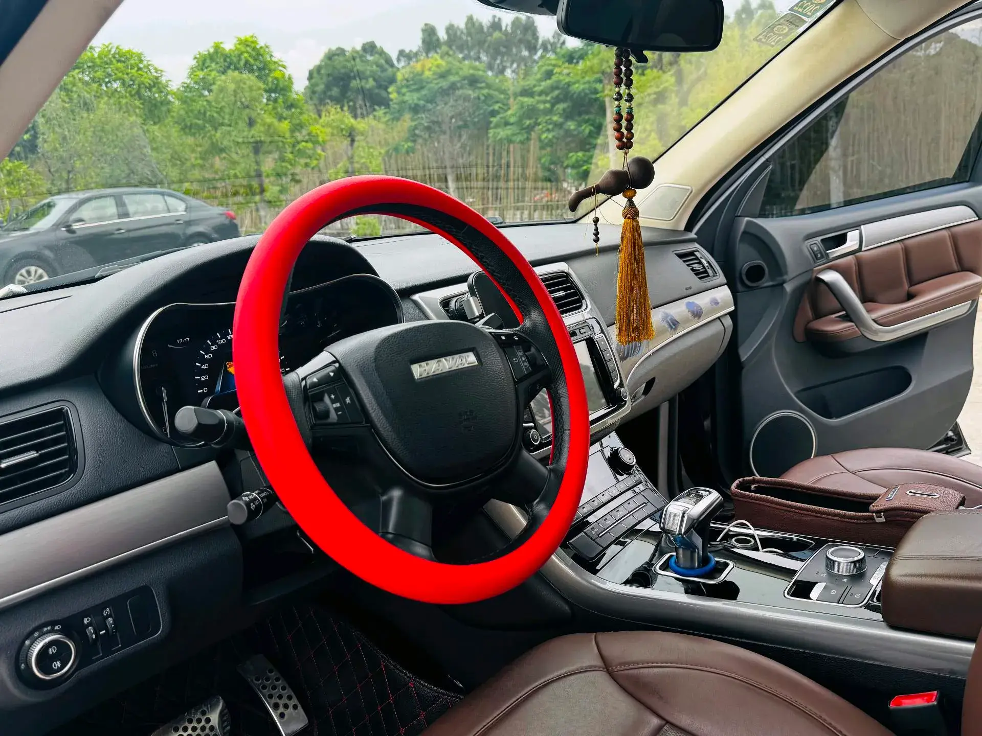 2017 HAVAL H8 thumbnail 2