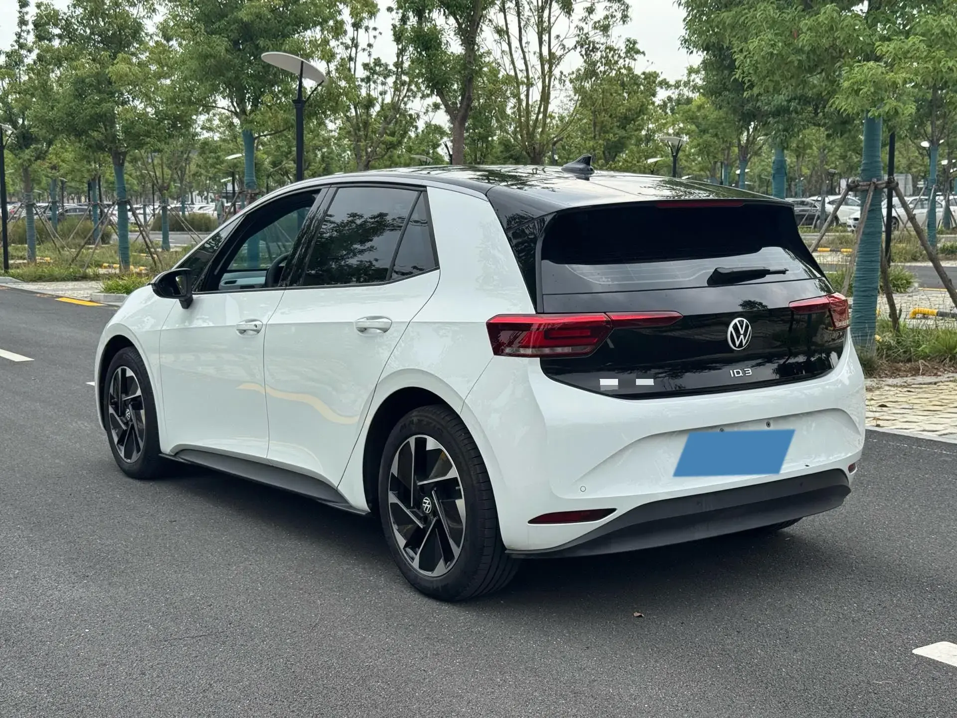 2025 VOLKSWAGEN ID.3 thumbnail 3