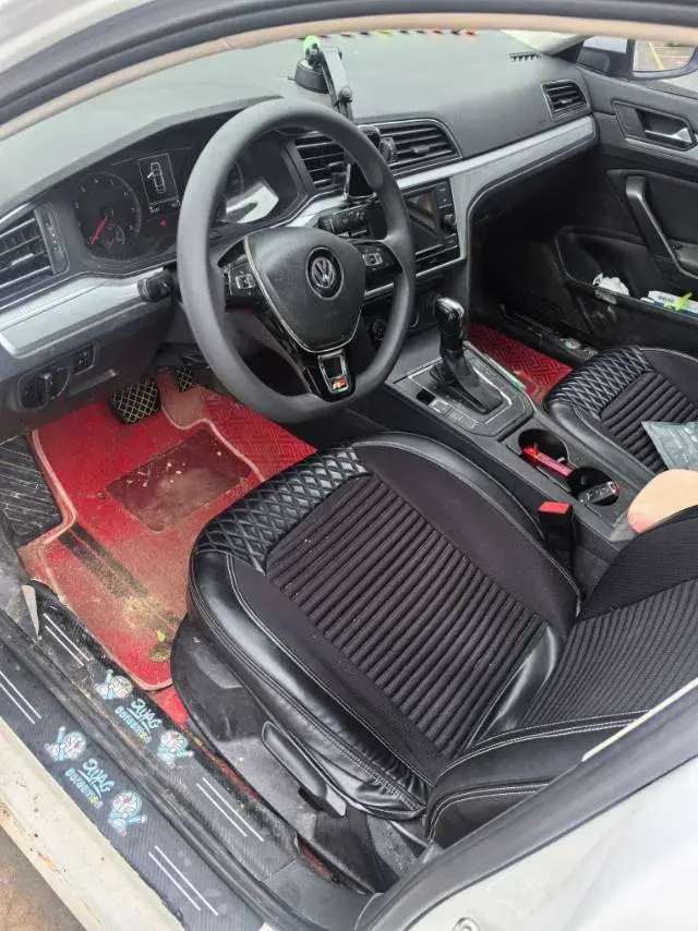 2019 VOLKSWAGEN LAMANDO thumbnail 3