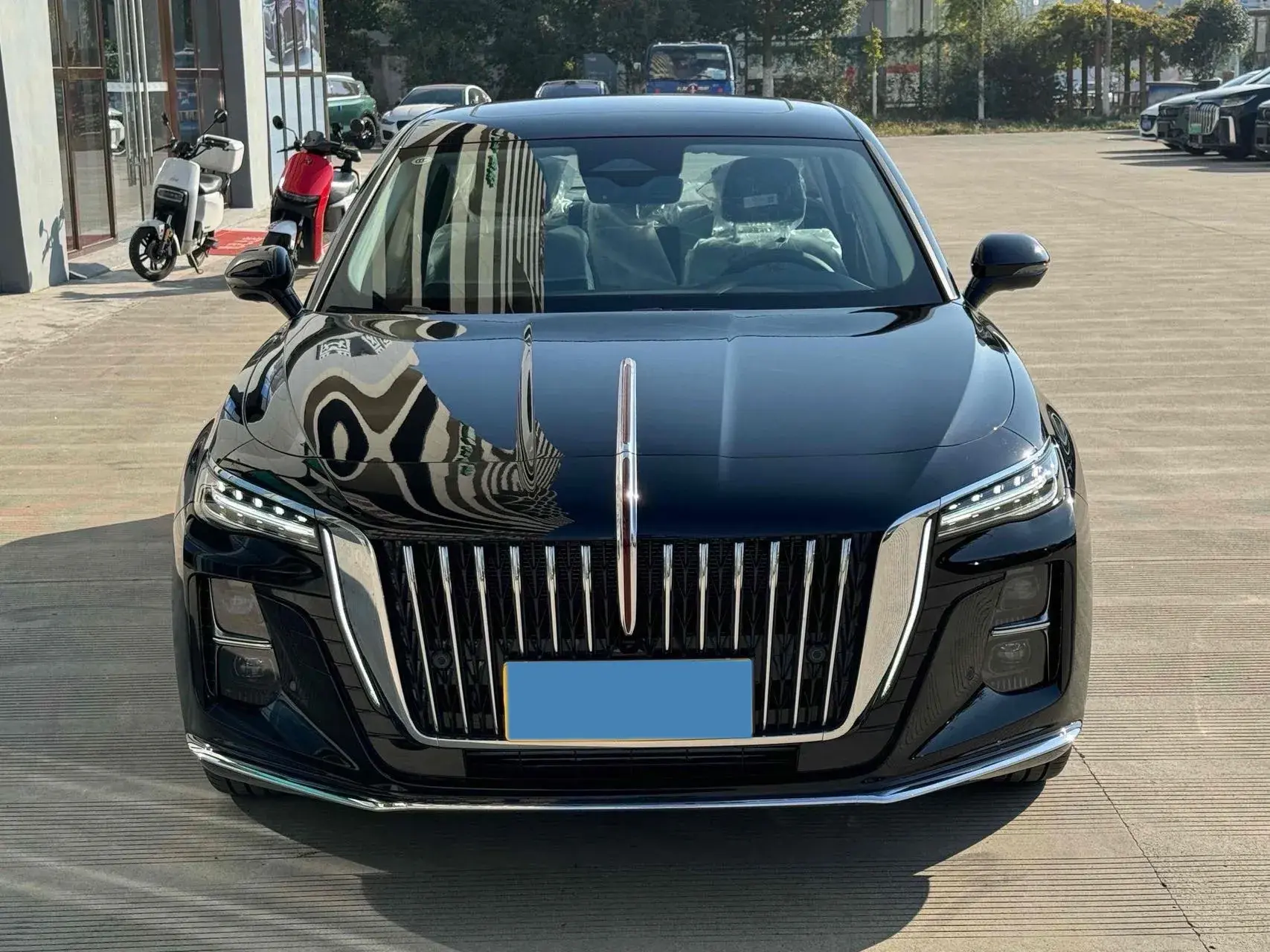 2024 HONGQI H5 thumbnail 2
