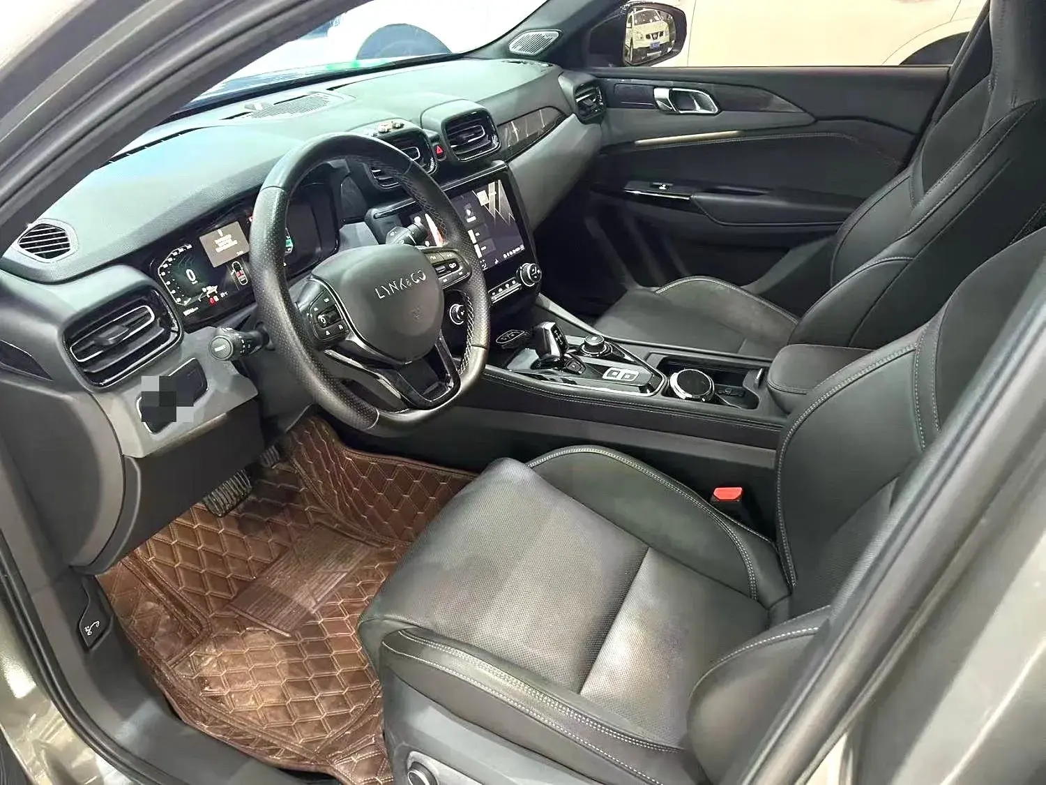 2021 LYNK&CO 03 thumbnail 4