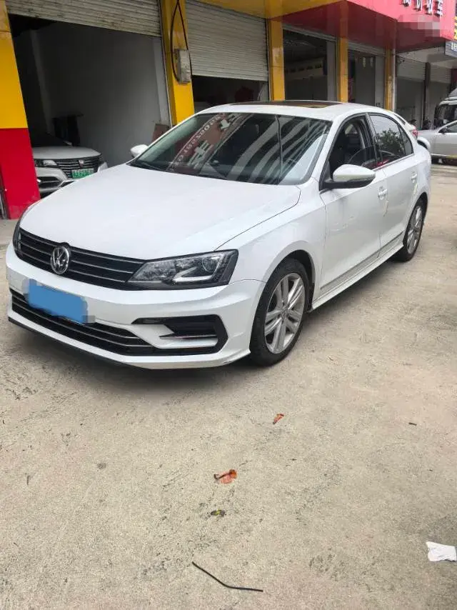 2018 VOLKSWAGEN SAGITAR view 1