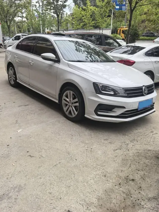 2018 VOLKSWAGEN SAGITAR thumbnail 3