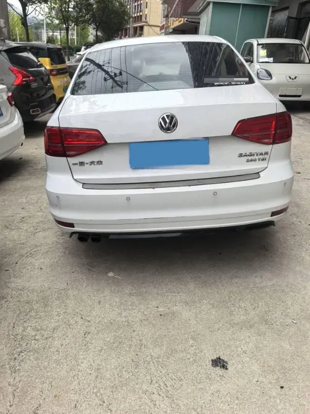 2018 VOLKSWAGEN SAGITAR thumbnail 4