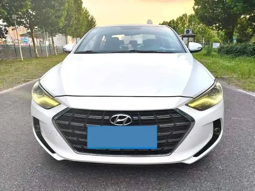 2019 HYUNDAI ELANTRA thumbnail 2
