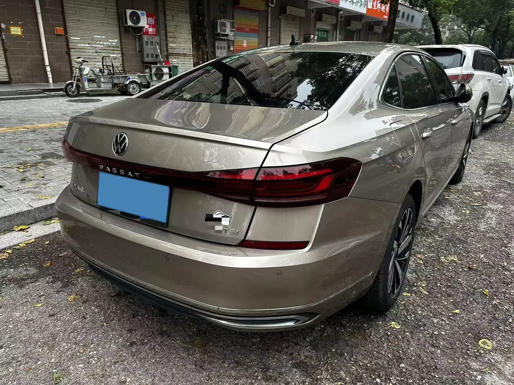 2022 VOLKSWAGEN PASSAT thumbnail 2