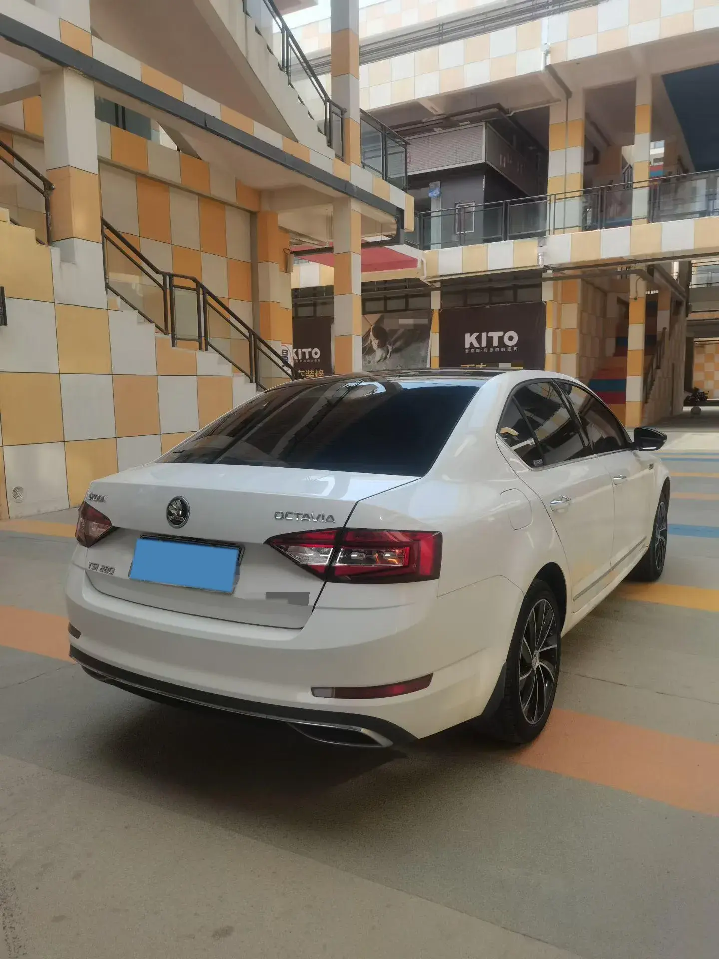 2019 SKODA OCTAVIA thumbnail 4