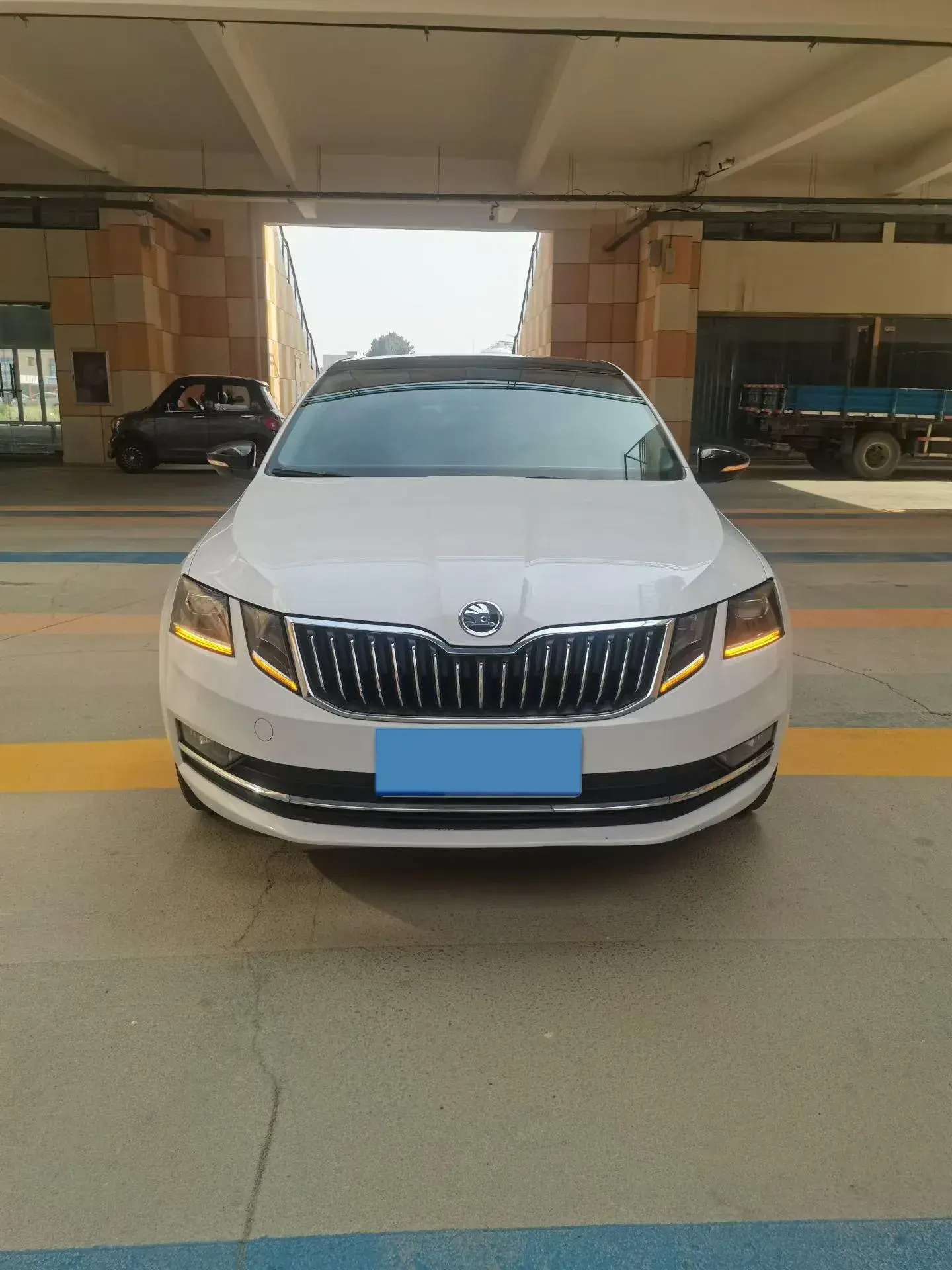 2019 SKODA OCTAVIA thumbnail 2