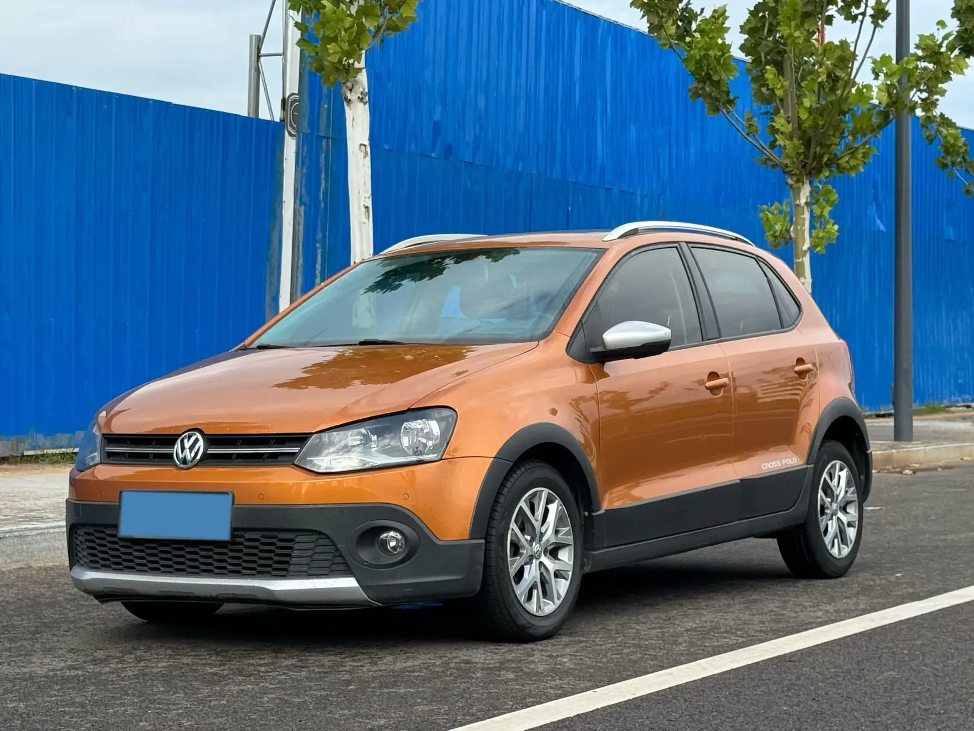 2018 VOLKSWAGEN POLO view 1