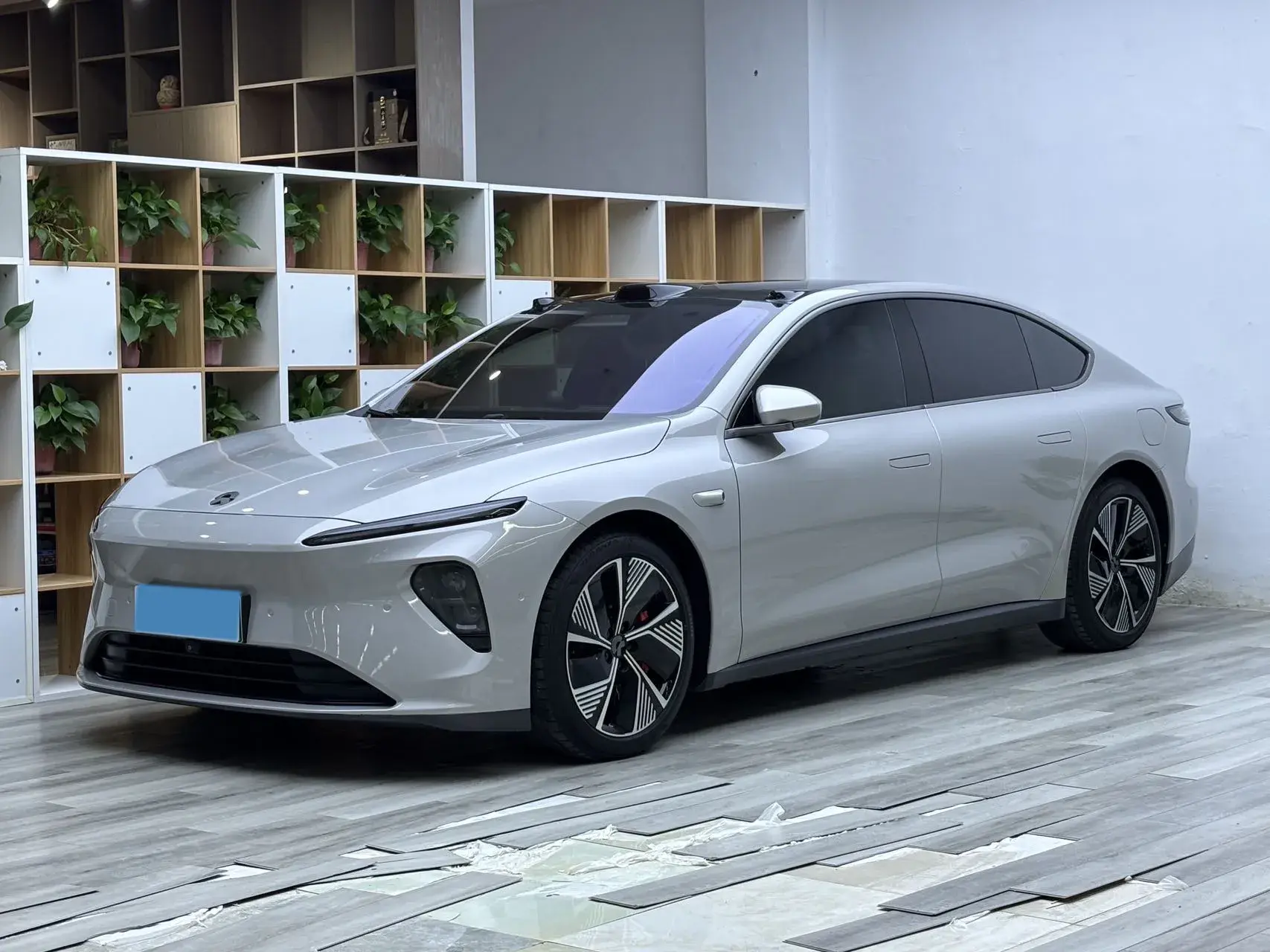 2022 NIO ET7 view 1