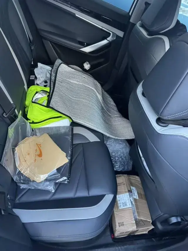 2023 GEELY STARRAY thumbnail 4