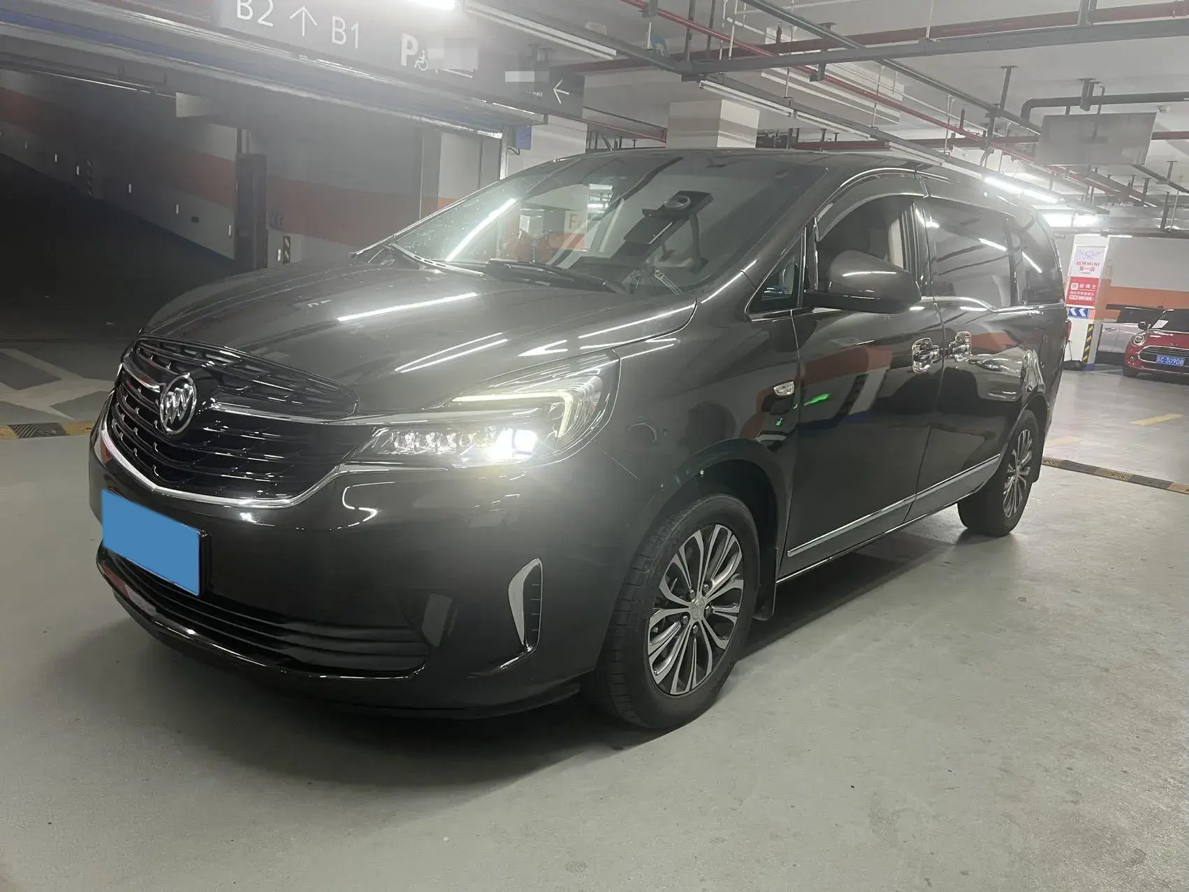 2021 BUICK GL8 view 1