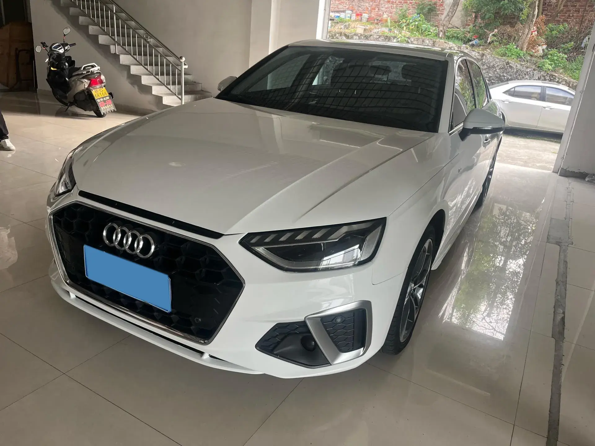 2020 AUDI A4L view 1