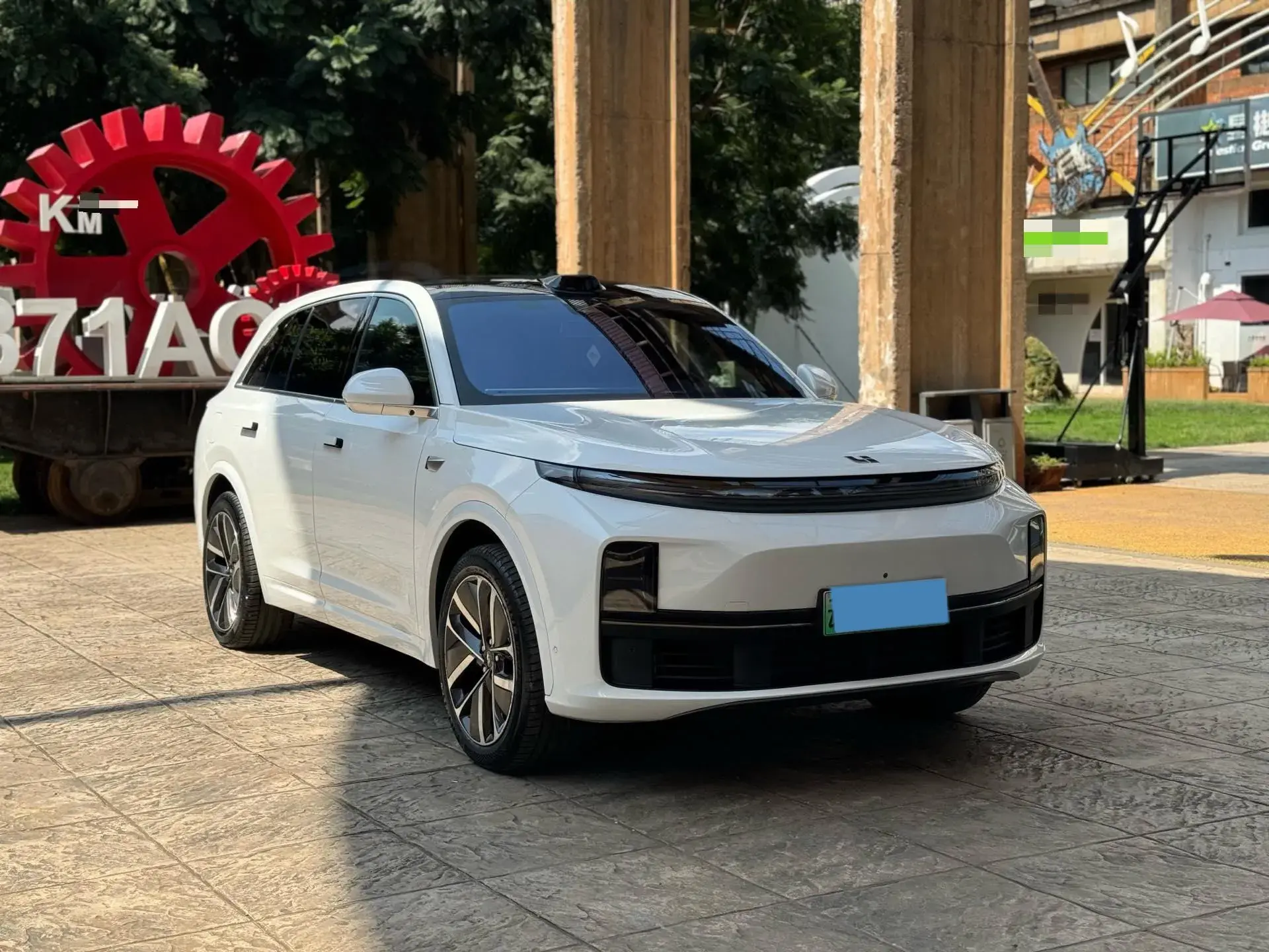 2023 LI L7 thumbnail 3