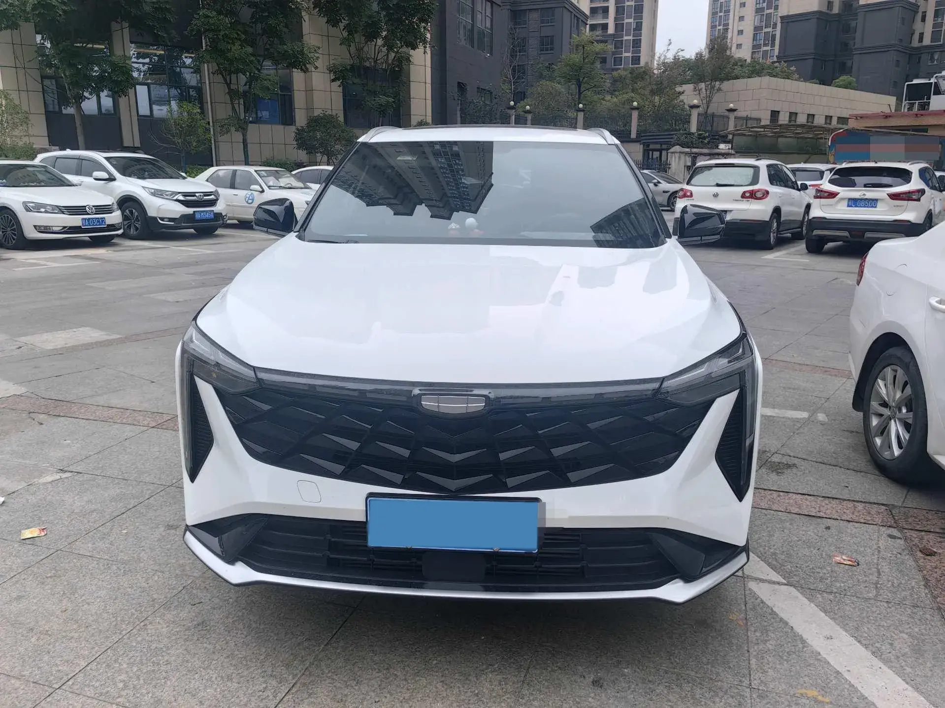 2023 GEELY AZKARRA thumbnail 2