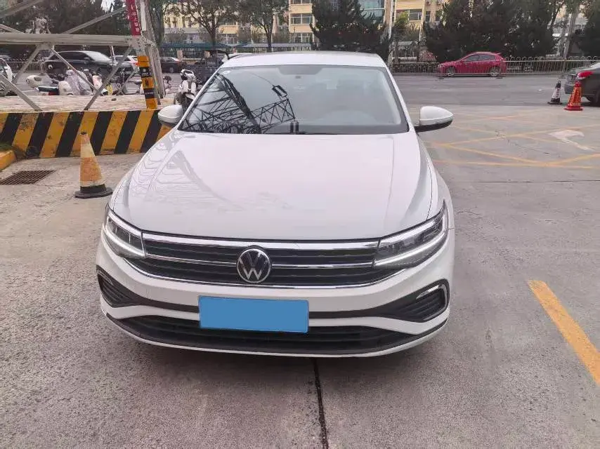 2023 VOLKSWAGEN BORA thumbnail 2