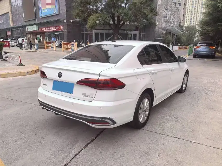 2023 VOLKSWAGEN BORA thumbnail 4