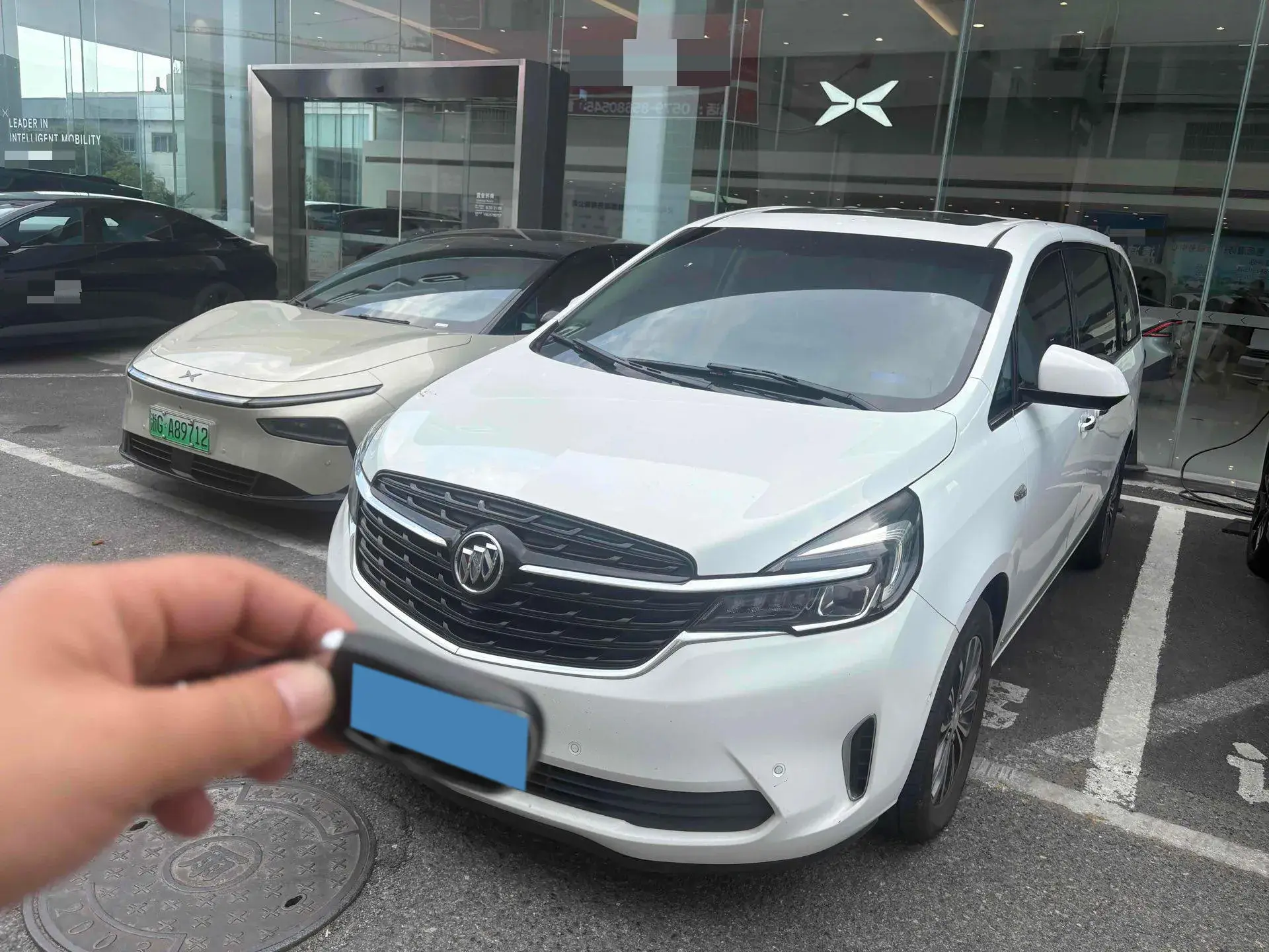 2021 BUICK GL8 view 1