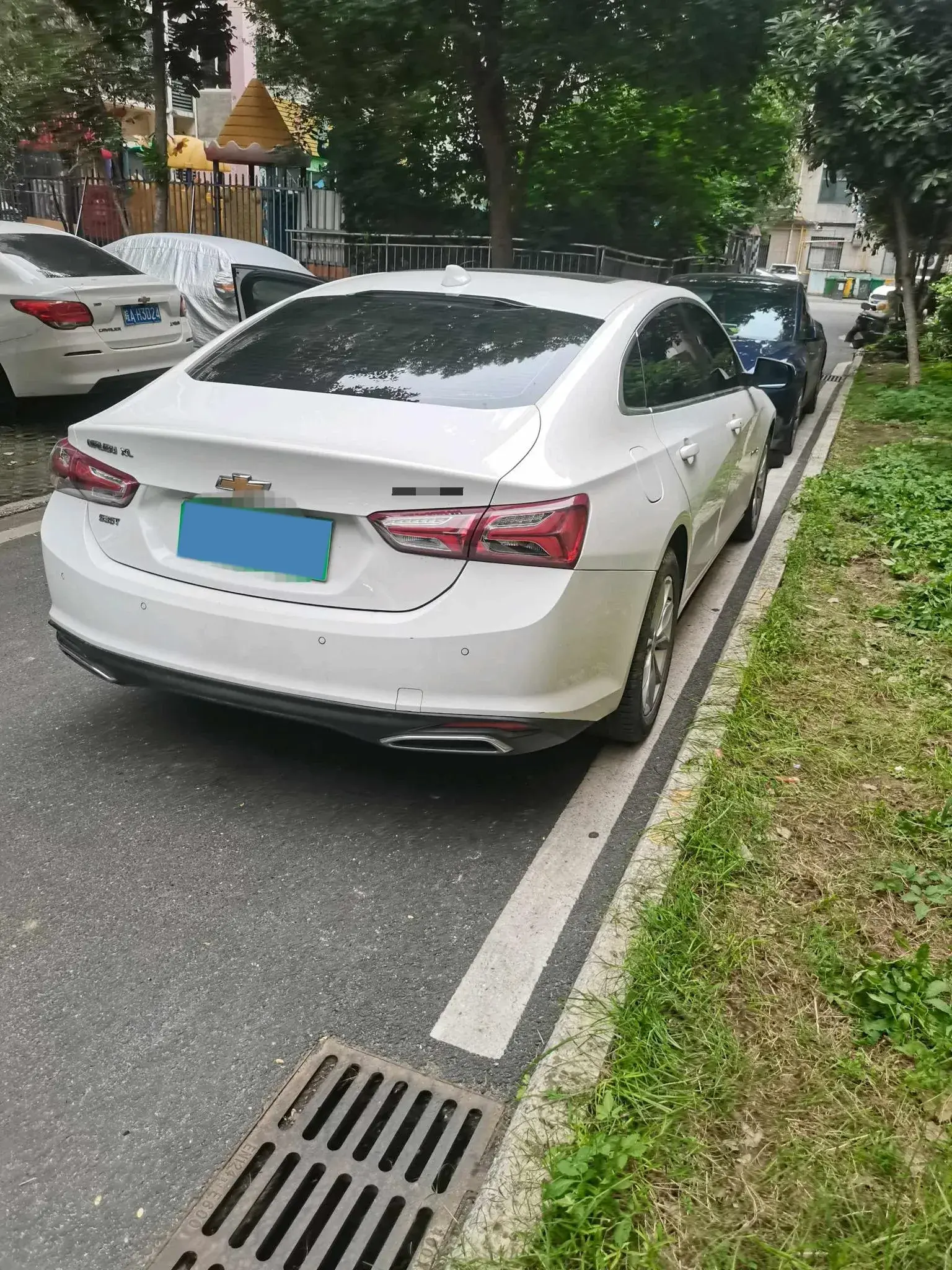 2019 CHEVROLET MALIBU thumbnail 2