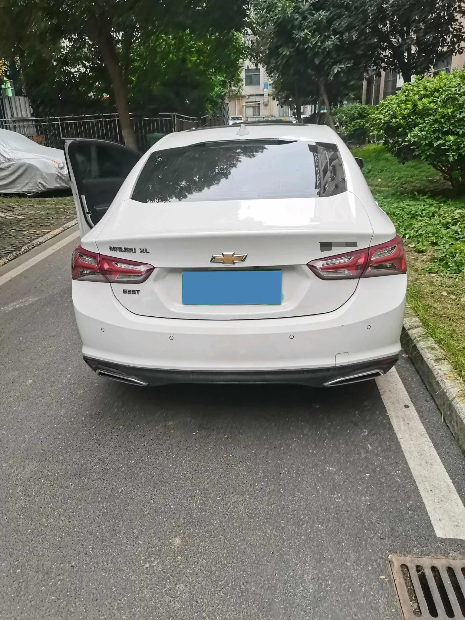 2019 CHEVROLET MALIBU thumbnail 3