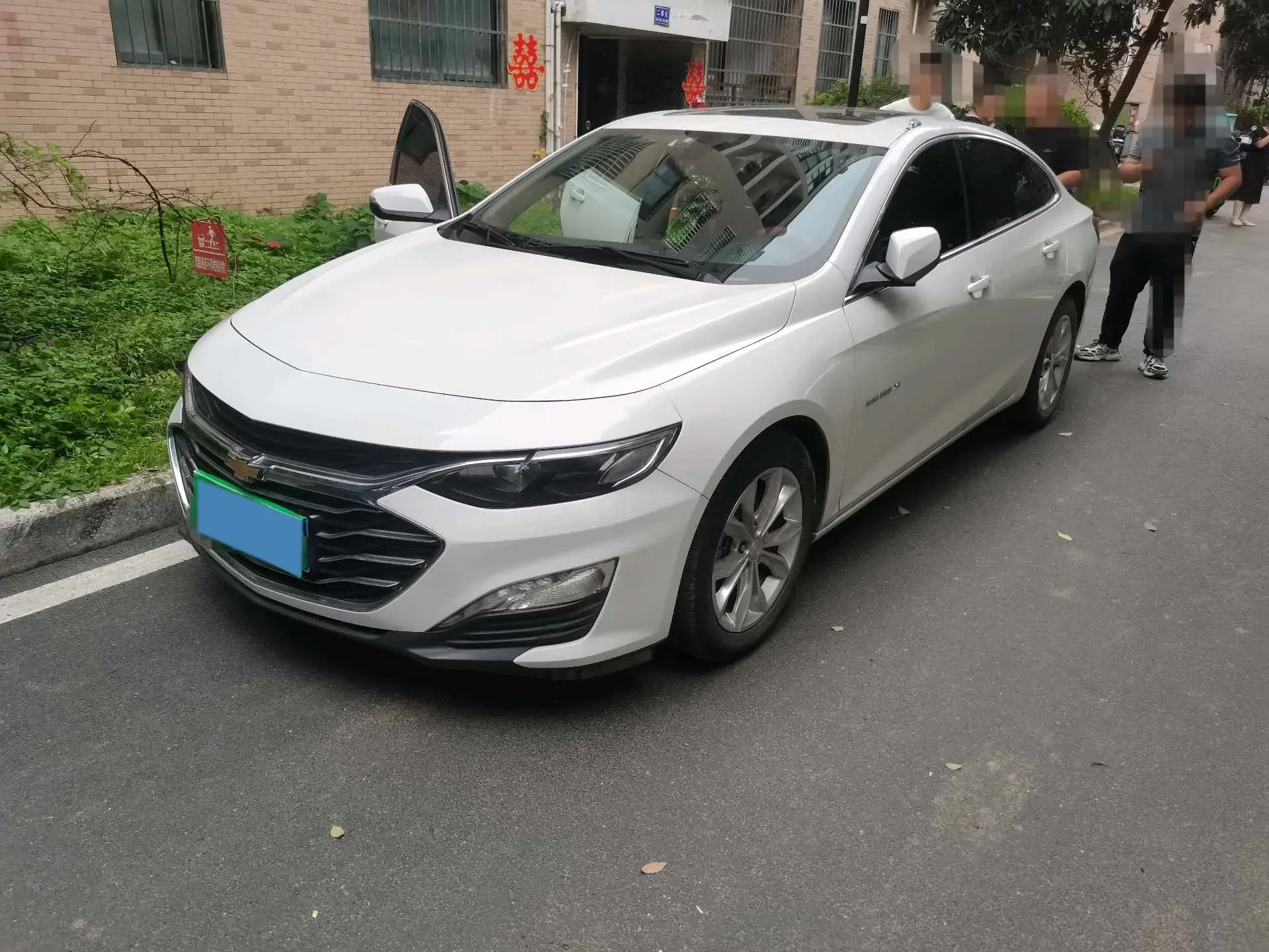 2019 CHEVROLET MALIBU view 1