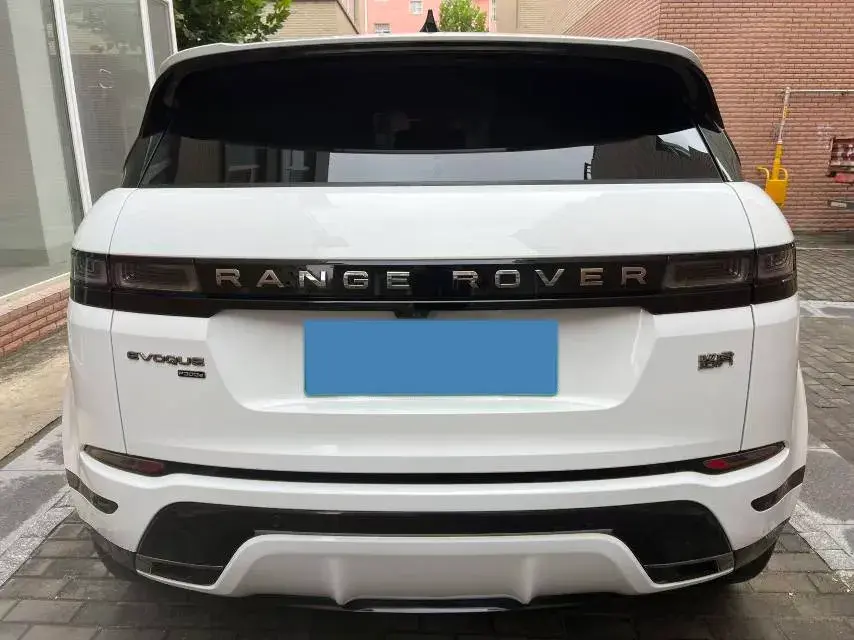 2022 LAND ROVER thumbnail 4