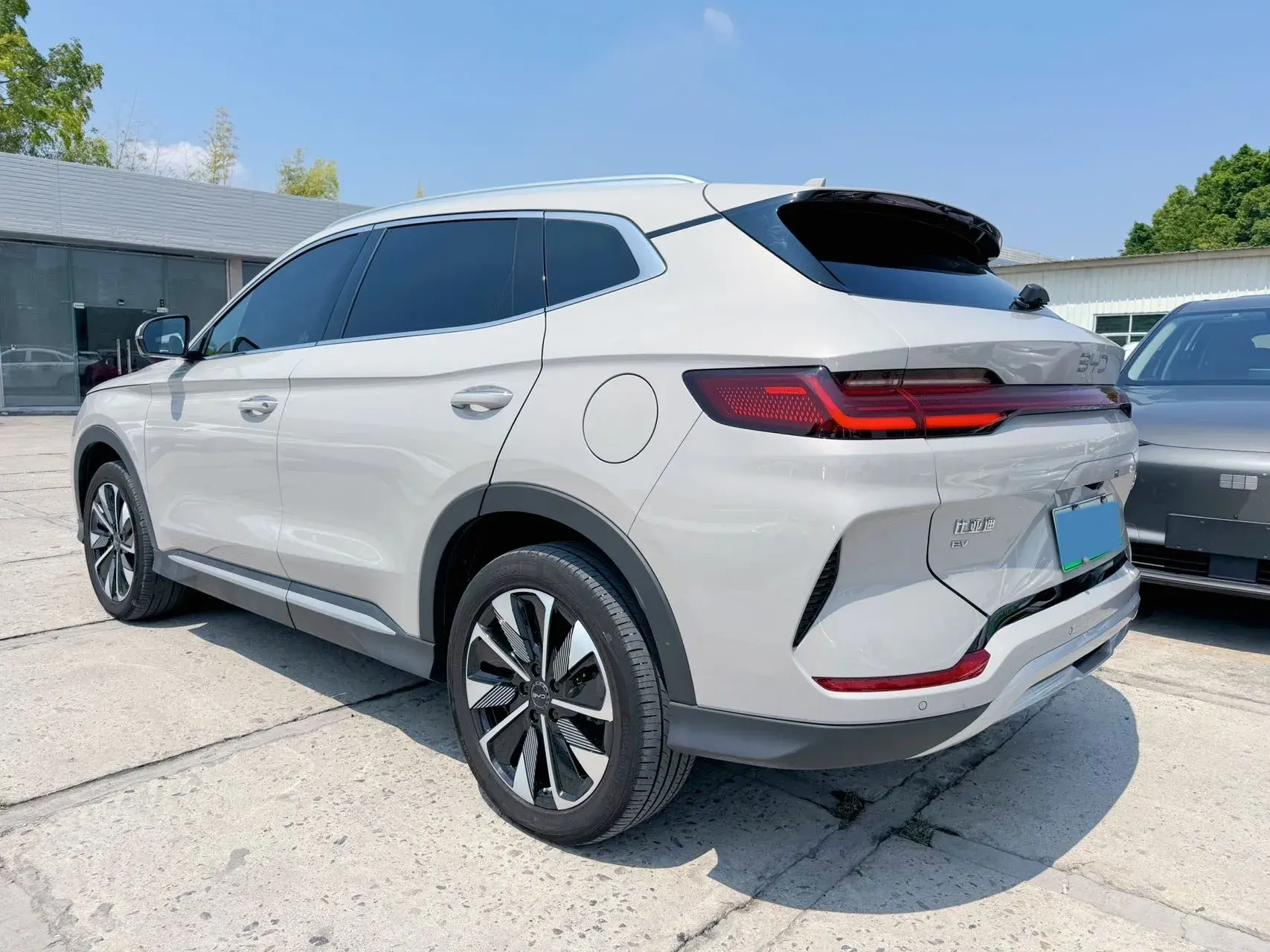 2025 BYD SONG thumbnail 4