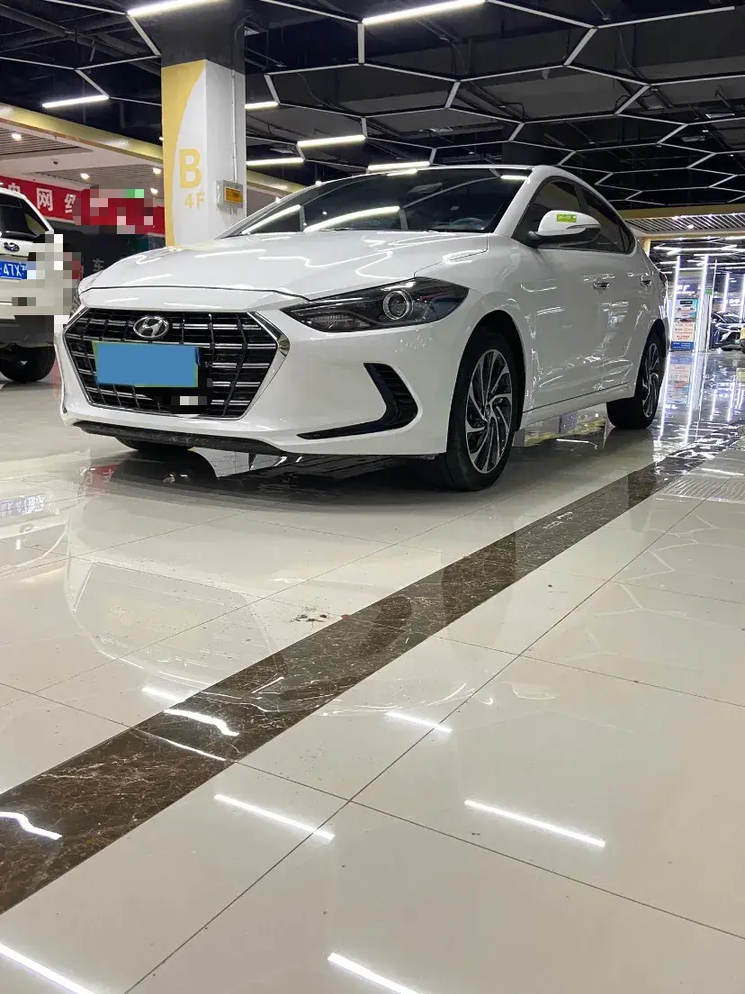 2020 HYUNDAI ELANTRA view 1