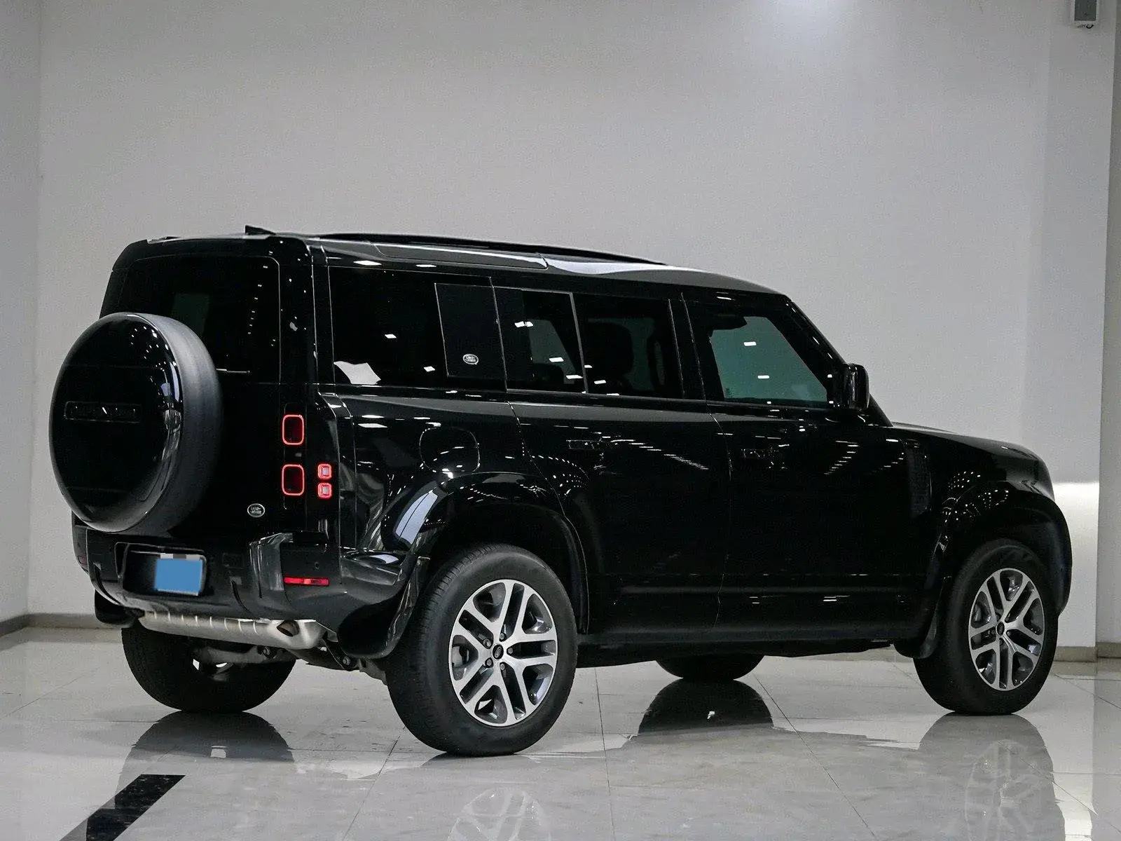 2024 LAND ROVER thumbnail 4