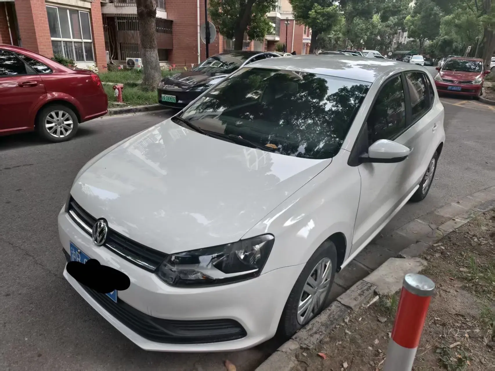 2016 VOLKSWAGEN POLO view 1